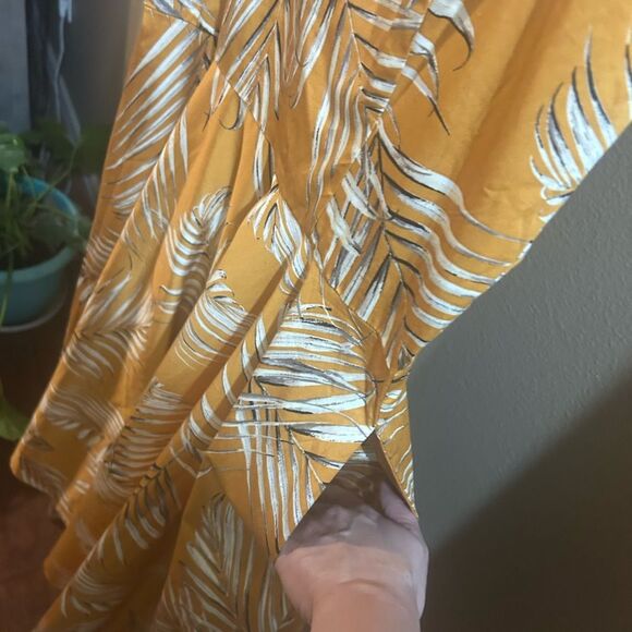 Palm-Print Midi Dress White House Black Market - Picture 11 of 15